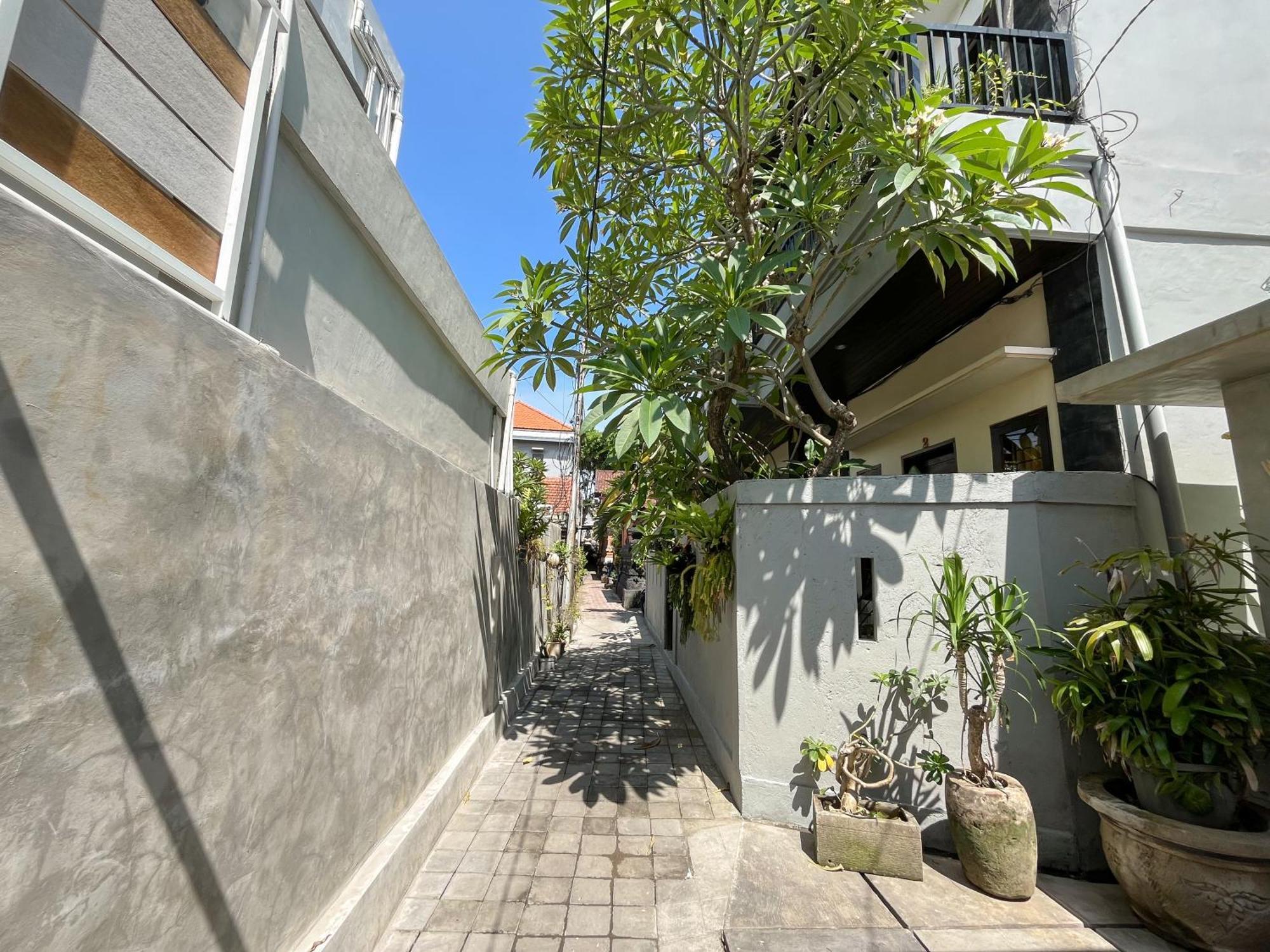 Adi Surya Guest House Seminyak Exterior foto